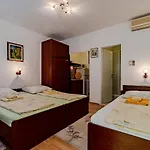 Apartment 10185b *