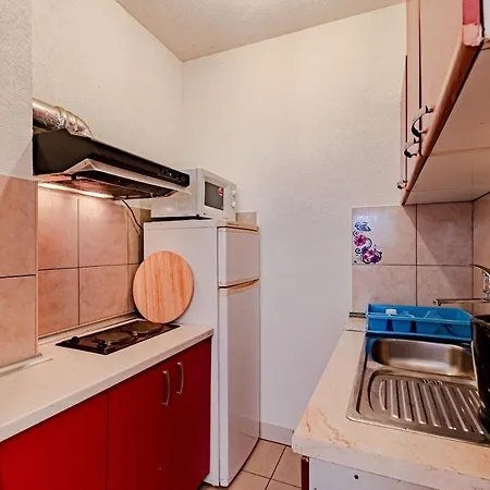 Studio 10185b