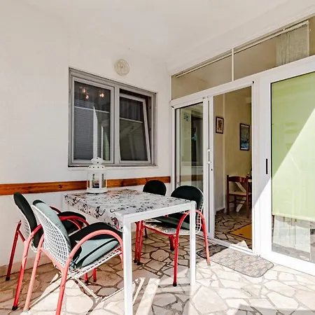 Studio 10185b Apartment Orebic